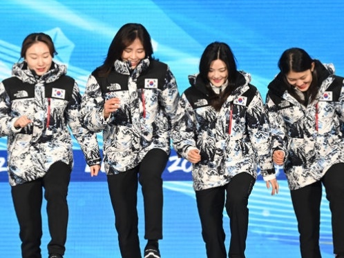銀メダルに輝いたショートトラック韓国代表、授与式で“ゆっくり”表彰台に上がった理由