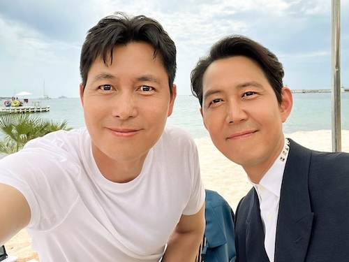 男同士なのに「夫婦」の愛称がついた韓国俳優たち。イ・ジョンジェ×チョン・ウソンの「ブロマンス」に迫る