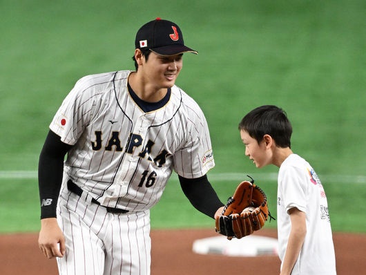 「日本列島が大騒ぎだ！」大谷翔平グローブ“展示騒動”に韓国も反応「市長に非難殺到」