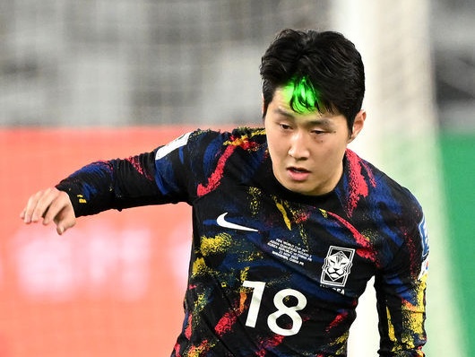 暴れるファンにレーザー攻撃まで…混沌の“韓中戦”を「めちゃくちゃなパーティ」と韓国バッサリ