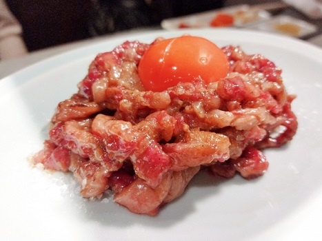 韓国で「牛肉ユッケをネット注文→食中毒」の事態続出も…反応が冷ややかなワケ