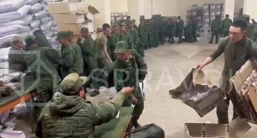 北朝鮮兵と推定される軍人たち