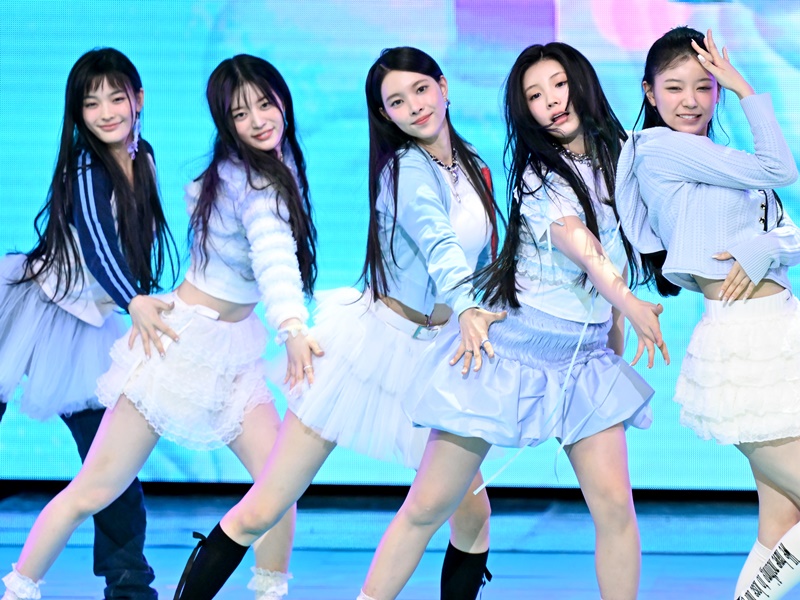 まさかの身内から“パクリ”呼ばわり騒動…HYBE女性グループILLITの濃すぎたデビュー100日間