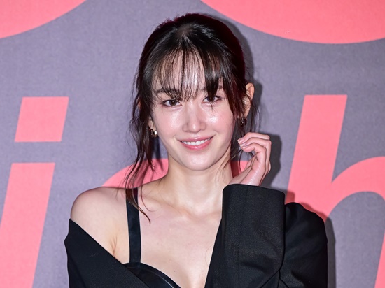 大谷翔平も出場した試合で“悩殺”始球式見せた韓国女優がいじめっ子!? 突然の疑惑の行方