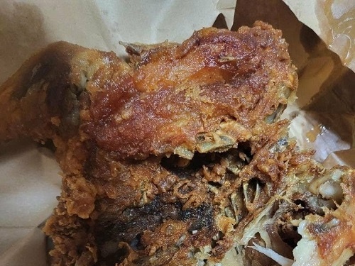 【観閲注意】韓国のフライドチキンから出てきた“信じられない物体”「中国みたい…」